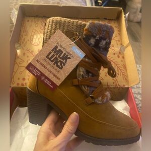 New Muk Luks Women’s Lacy Lilah Boots Sz 6